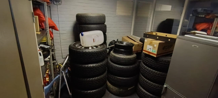 To Let Commercial Property for Rent in Parow Western Cape